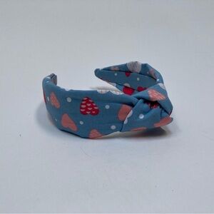 Hearts knotted headband